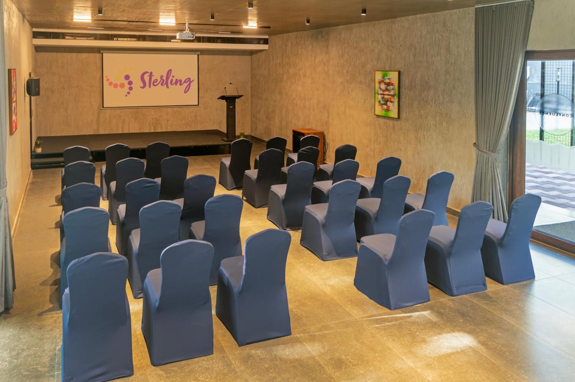 Sterling Athirappilly Hotel Kallana Buitenkant foto
