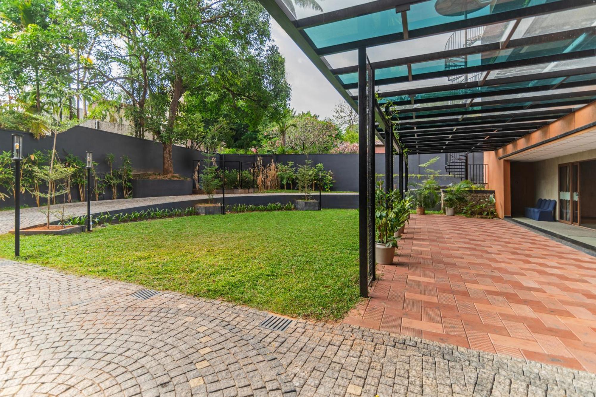 Sterling Athirappilly Hotel Kallana Buitenkant foto
