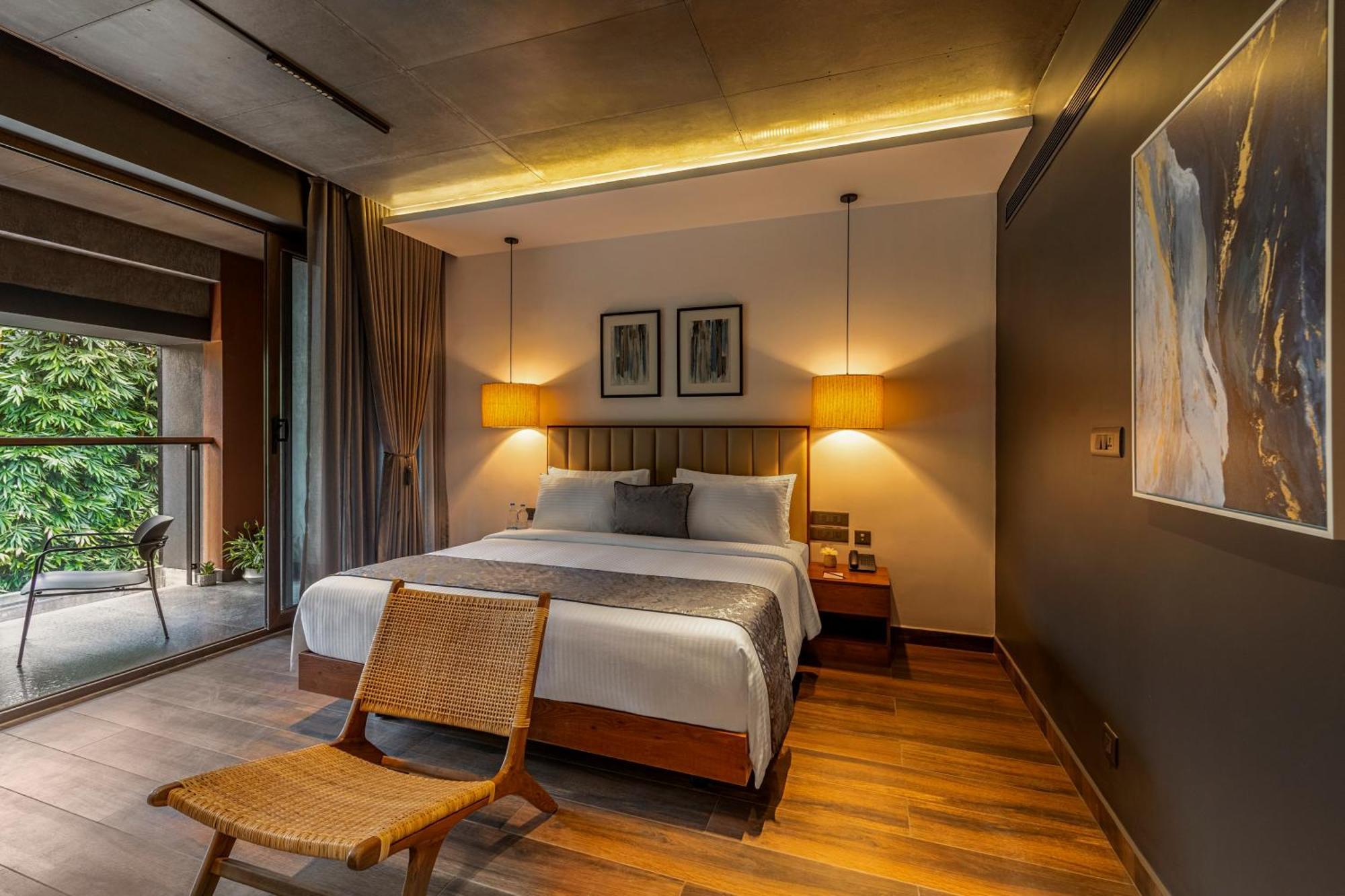 Sterling Athirappilly Hotel Kallana Buitenkant foto